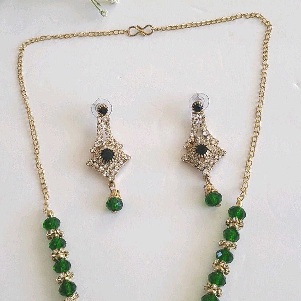 Necklace Set NIB - Picture 4 of 10